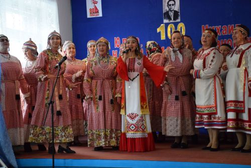 Ялавăрта поэт-фронтовикăн юбилейне паллă турӗç