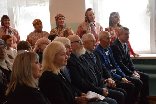 Ялавăрта поэт-фронтовикăн юбилейне паллă турӗç