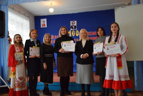 Ялавăрта поэт-фронтовикăн юбилейне паллă турӗç