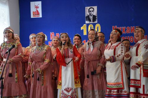 Ялавăрта поэт-фронтовикăн юбилейне паллă турӗç