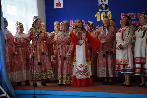 Ялавăрта поэт-фронтовикăн юбилейне паллă турӗç