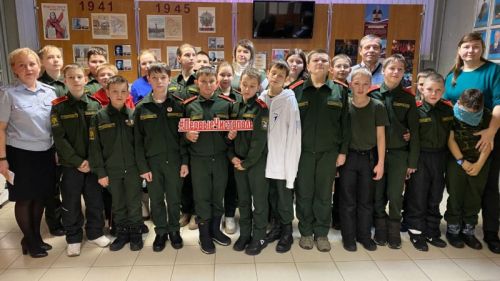 Чистайри кадетсем хулан милицийӗн истори музейӗнче пулнă