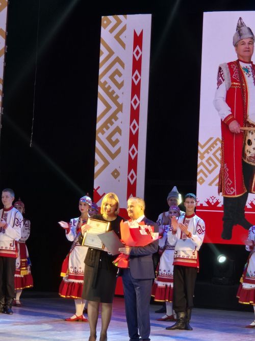 Анатолий Музыкантова юбилей каҫӗнче орденпа чысларӗҫ