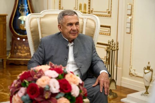 ТР Раисӗ Рустам Минниханов Раштав ячӗпе саламлани
