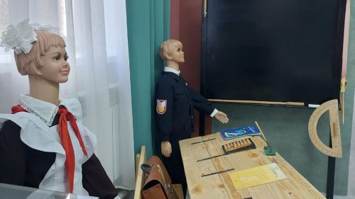 Алешкин Саплăк шкулӗнче Вӗрентекен музейӗ уçăлнă