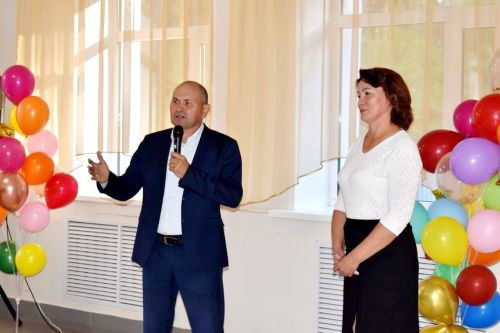 Кивӗ Ӳсел вăтам шулӗнче вӗренекенсем ватăсене уявпа саламларӗç