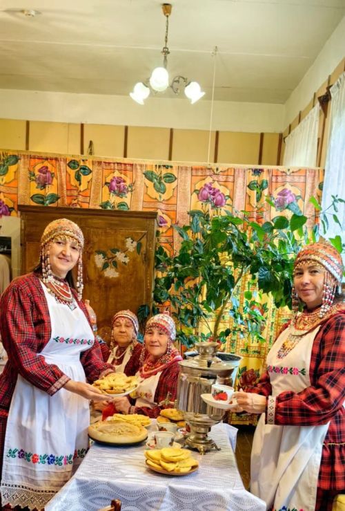 Патраклăсем Пукравра капак купли пӗçерсе çиеççӗ