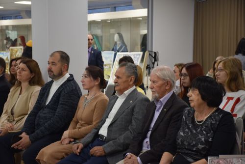 Картинăсенче çутă тунсăх, кăмăлласа шӳтлени, нушине туйса пăшăрханни