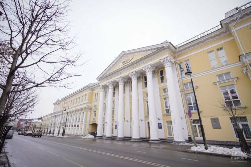 Рустам Минниханов КНИТУ – КАИ аталанăвӗ валли ятарласа çӗнӗ грант çирӗплетнӗ
