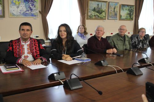 Санкт-Петербург чăвашӗсем Максим Кузнецовăн кӗнекипе паллашрӗç