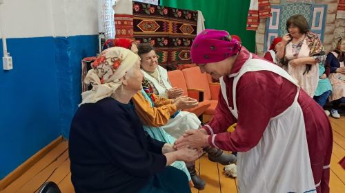 Кӳршӗсем улаха пуçтарăннă