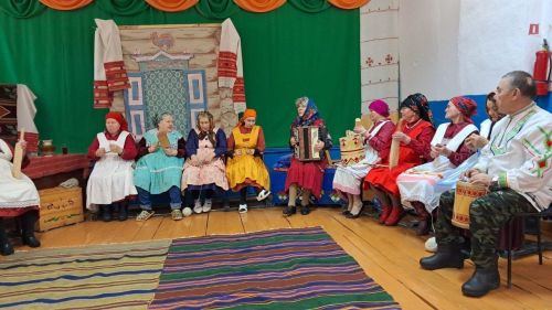 Кӳршӗсем улаха пуçтарăннă