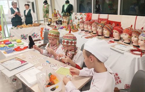 Чăваш Паснапуç ачисем тӗрлеме вӗрентеççӗ