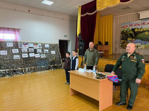 Саврăшпуç ялӗн çак çамрăк волонтерӗсене Тав çырăвӗпе чысларӗç
