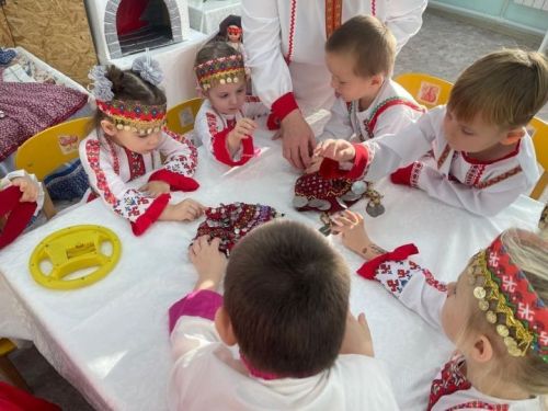 Аксура Чăваш тӗррин кунне паллă тунă
