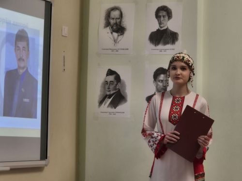 Хусанта Раççей халăхӗсен тăван чӗлхисемпе шкул ачисен вулавӗ иртрӗ