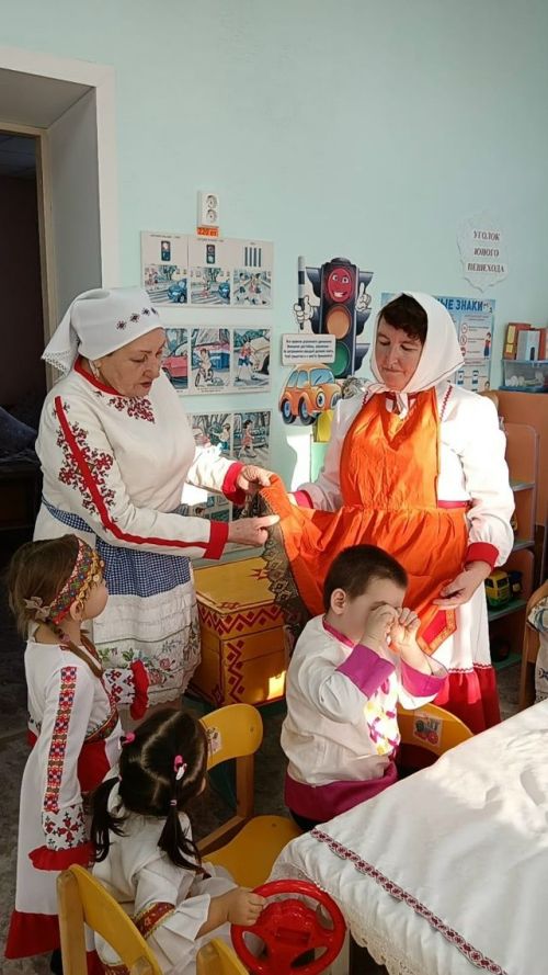 Аксура Чăваш тӗррин кунне паллă тунă