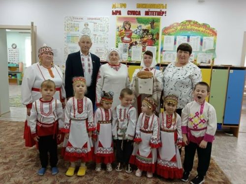 Аксура Чăваш тӗррин кунне паллă тунă