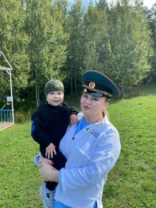 Уяв ячӗпе, аннесем!