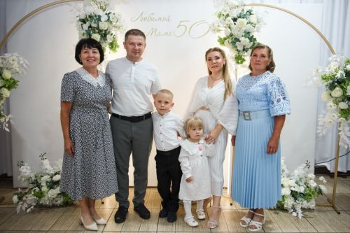 Уяв ячӗпе, аннесем!