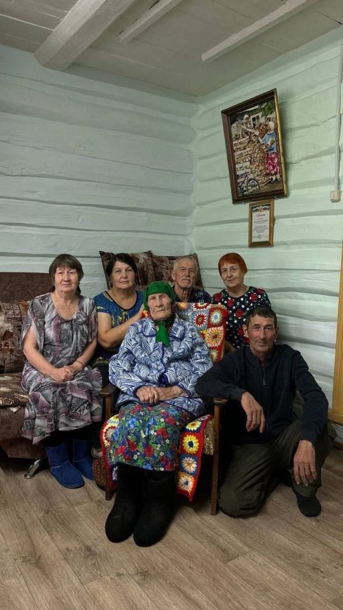 Уяв ячӗпе, аннесем!