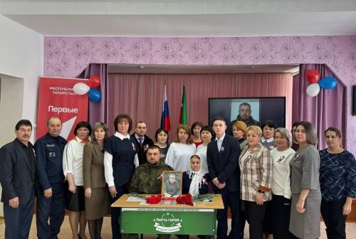 Кивӗ Ӳселӗнче çуралса ӳснӗ харсăр танкиста Алексей Айдова ял-йыш манмасть