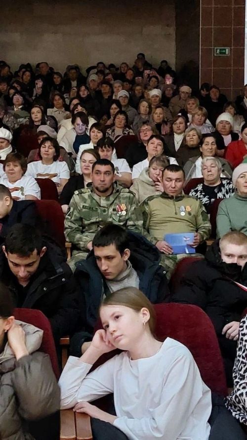 Презентацин тӗп хӑнисем – салтаксемпе волонтерсем