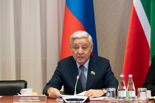 Фарид Мухаметшин: «Эпир пурте ял çыннисем. Сахал кам хулара çуралнă. Çавăнпа ялта мӗнле тата мӗнпе пурăннине пит лайăх пӗлетпӗр»