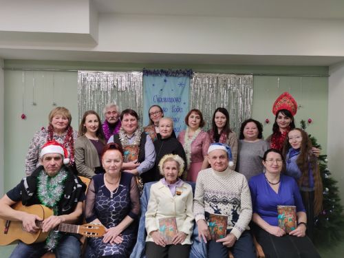 Çӗнӗ çул умӗн «Варкăш» литература клубӗнче Нина Артемьеван çӗнӗ кӗнекин хăтлавӗ иртрӗ