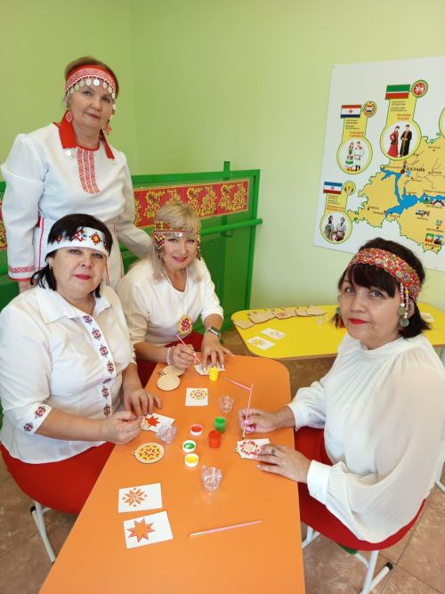 Ачасене йăла-йӗркепе паллаштаратпăр