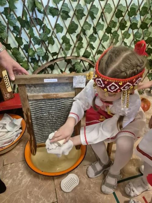 Ачасене йăла-йӗркепе паллаштаратпăр