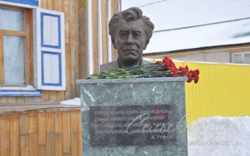 Тутарсен паллă поэчӗ Хасан Туфан çуралнăранпа 125 çул çитрӗ