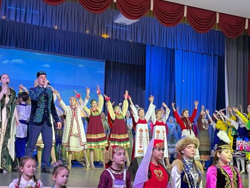 Тăван чӗлхе кунӗпе!