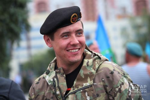 Тăван çӗршыв хӳтӗлевçин кунӗпе!