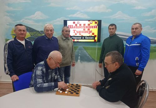 Аслă ӳсӗмрисем шашкăлла вылярӗç