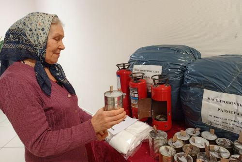 Упи волонтерӗсем салтаксене  пулăшаççӗ