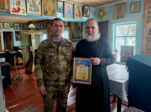 Чиркӳ фронта пулăшать