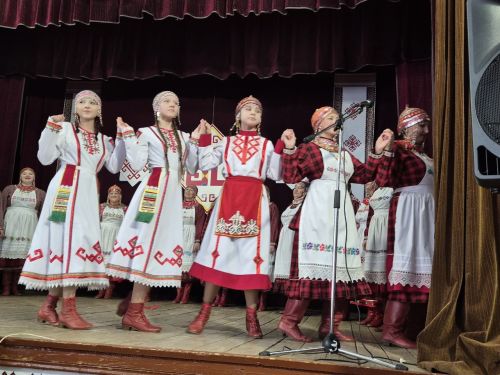 Патраклăри «Çеçпӗл» халăх фольклор ансамблӗ 50 çул тултарнине паллă турӗ