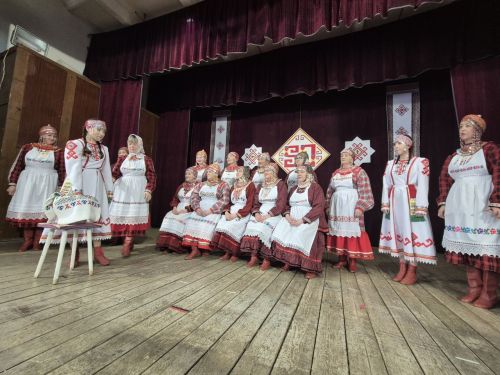 Патраклăри «Çеçпӗл» халăх фольклор ансамблӗ 50 çул тултарнине паллă турӗ