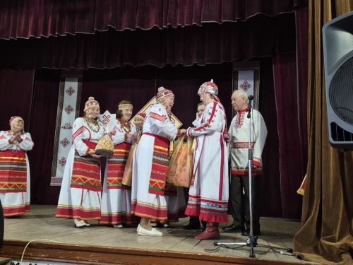 Патраклăри «Çеçпӗл» халăх фольклор ансамблӗ 50 çул тултарнине паллă турӗ