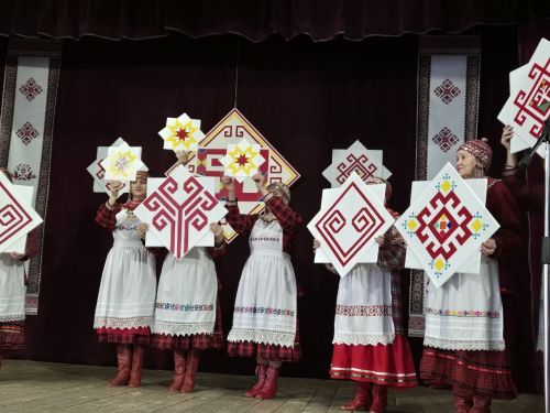 Патраклăри «Çеçпӗл» халăх фольклор ансамблӗ 50 çул тултарнине паллă турӗ