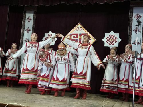 Патраклăри «Çеçпӗл» халăх фольклор ансамблӗ 50 çул тултарнине паллă турӗ