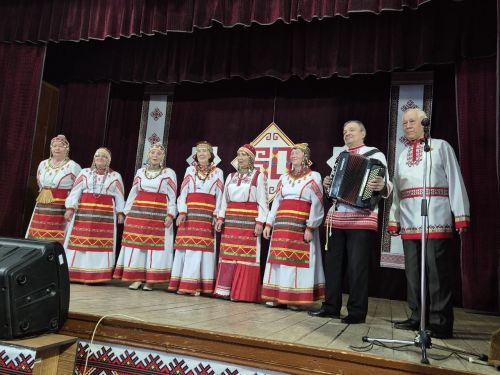 Патраклăри «Çеçпӗл» халăх фольклор ансамблӗ 50 çул тултарнине паллă турӗ