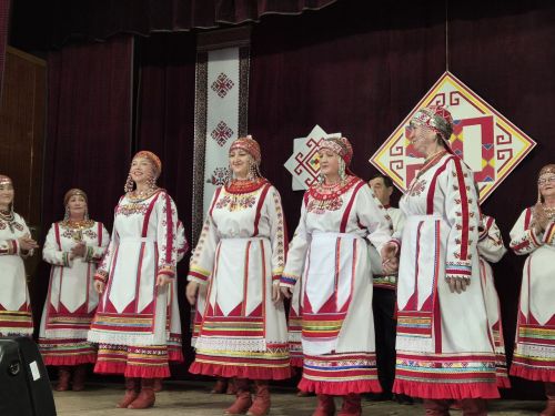 Патраклăри «Çеçпӗл» халăх фольклор ансамблӗ 50 çул тултарнине паллă турӗ
