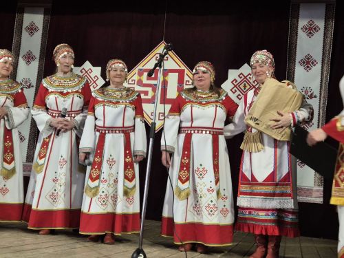 Патраклăри «Çеçпӗл» халăх фольклор ансамблӗ 50 çул тултарнине паллă турӗ