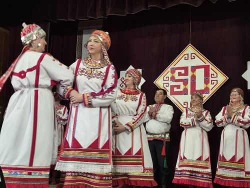 Патраклăри «Çеçпӗл» халăх фольклор ансамблӗ 50 çул тултарнине паллă турӗ