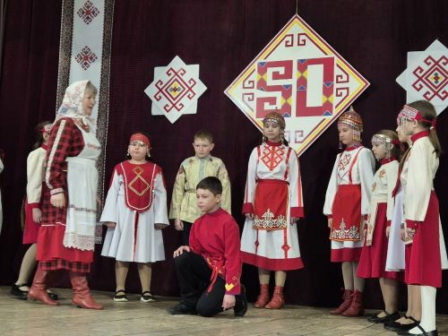 Патраклăри «Çеçпӗл» халăх фольклор ансамблӗ 50 çул тултарнине паллă турӗ