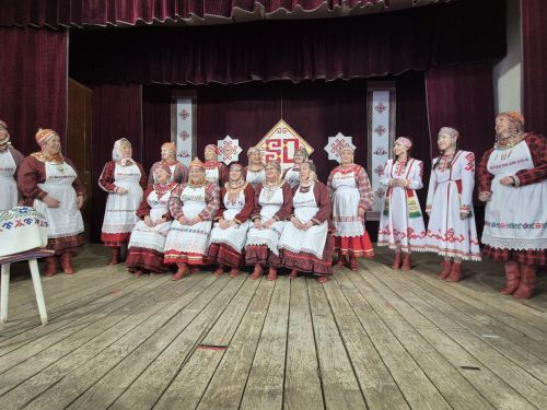 Патраклăри «Çеçпӗл» халăх фольклор ансамблӗ 50 çул тултарнине паллă турӗ