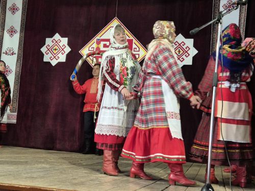 Патраклăри «Çеçпӗл» халăх фольклор ансамблӗ 50 çул тултарнине паллă турӗ