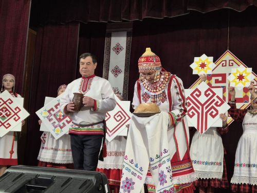 Патраклăри «Çеçпӗл» халăх фольклор ансамблӗ 50 çул тултарнине паллă турӗ